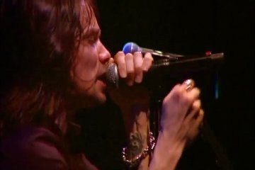 Alter Bridge - White Knuckles (LIVE)