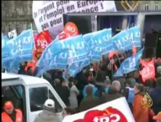 احتجاجات على الخطة التقشفية بعدة مناطق بفرنسا