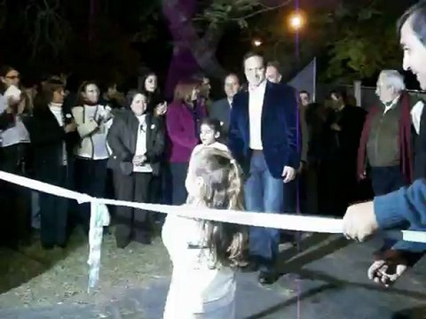 Corte de cinta en la 1 ra Feria del libro en Ctes. Capital ,El intenedente Camau acompañado por Pacho O`donnell-FM Universo 94.3 Ctes.