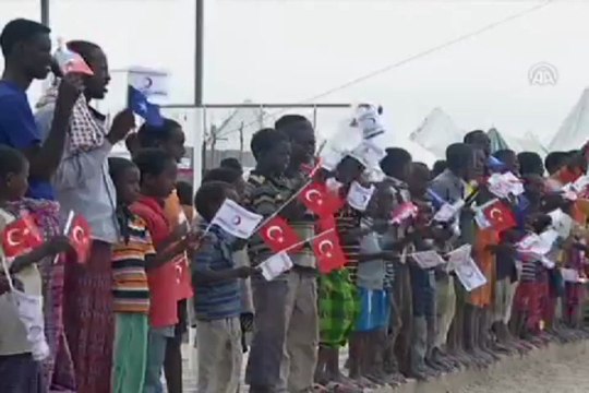 Somali'de kazanlar kaynamaya başladı