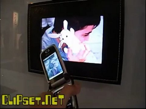 parrot digital frame with near field comunication NFC