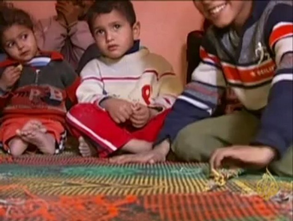 الرصاص الاسرائيلي يحصد جامعي الحصى
