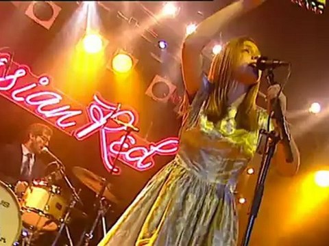 Russian Red - The sun, the trees - Gaztea Live