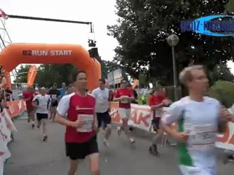 b2run 2012 Firmenlauf München - Start 1. Gruppe Durchstarter um 19.30 Uhr