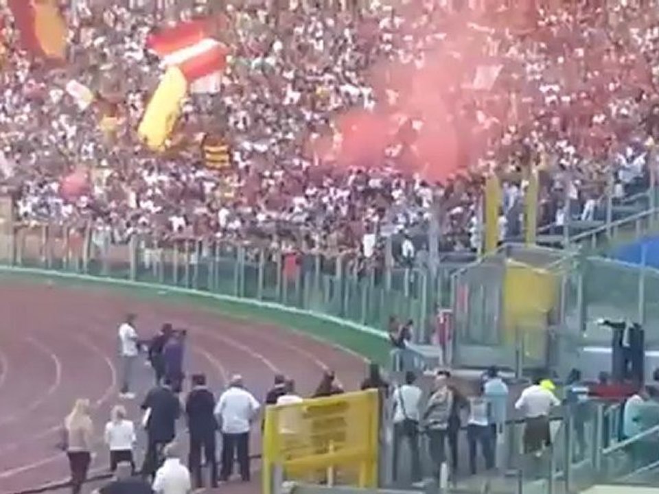 "Χαμός" στην ανοιχτή προπόνηση της Ρόμα (1)