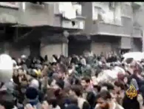 الجيش السوري يشتبك مع الجيش الحر