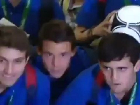 Deportes / Fútbol: La selección sub'19, aclamada a su llegada a Barajas como campeona de Europa