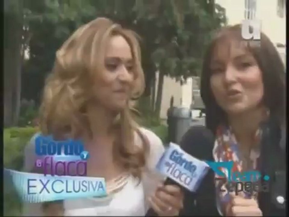 Angelique Boyer contenta con sus compañeros de telenovela @davidzepeda1 y Mark Tacher