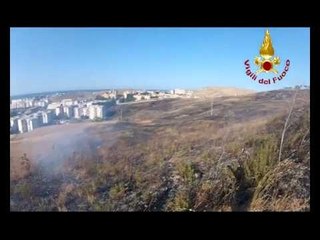 Crotone - Incendi di sterpaglie - Immagini di giorno (17.07.12)