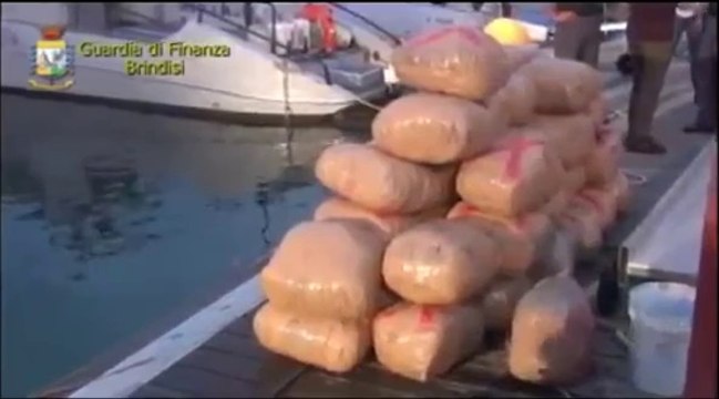 Brindisi - Sequestrati 250 chili di marijuana, arrestati 2 albanesi (13.07.12)