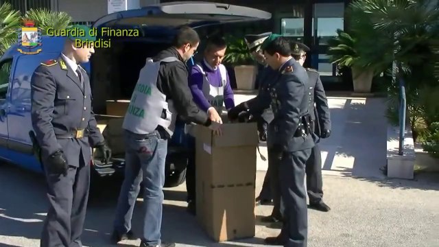 Brindisi - Droga, traffici illeciti in porto, 13 arresti Gdf (11.07.12)