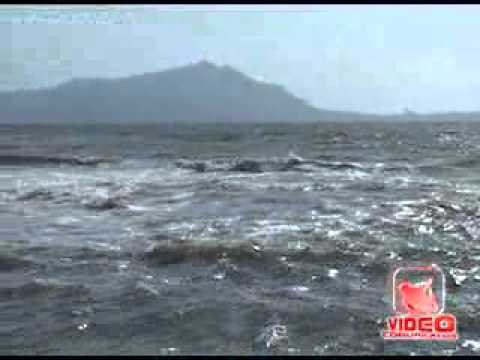 Napoli - Muore annegato per salvare due ragazzi sulla spiaggia tra il Fusaro e Cuma (live 17.07.12)