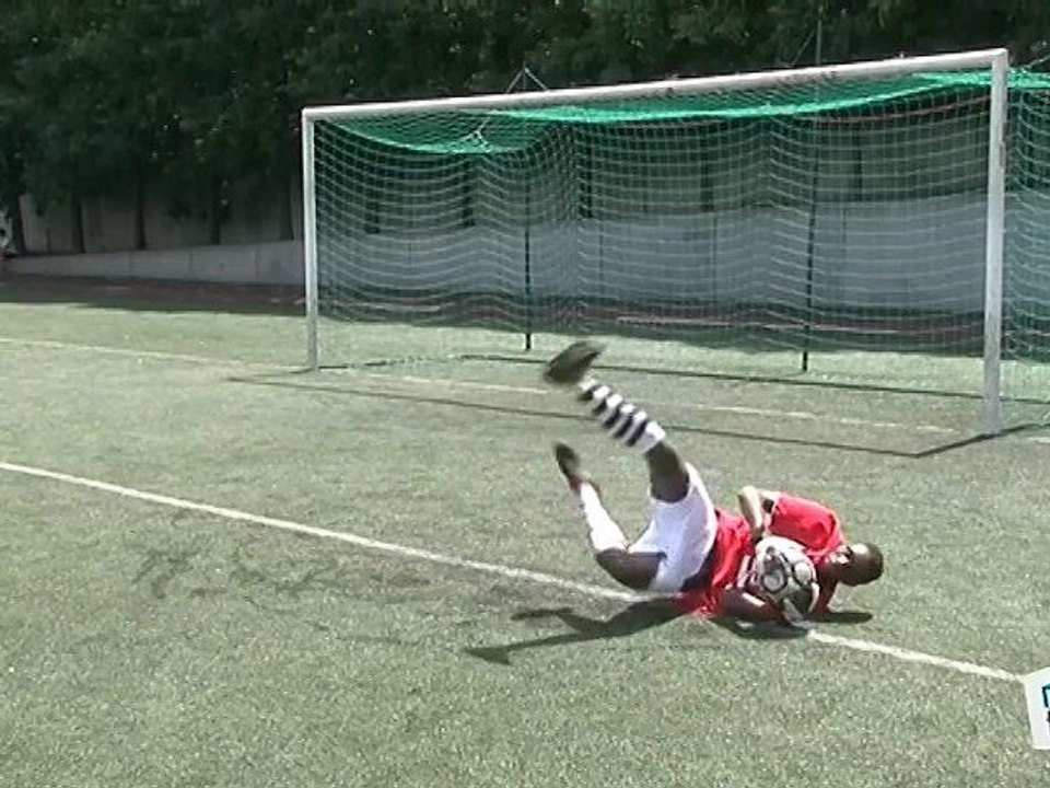 Cours Gardien Footbal: arrêter le ballon
