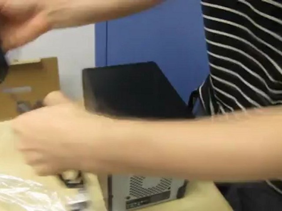 Western Digital WD Sentinel DX4000 Small Business Storage Server Unboxing Linus Tech Tips