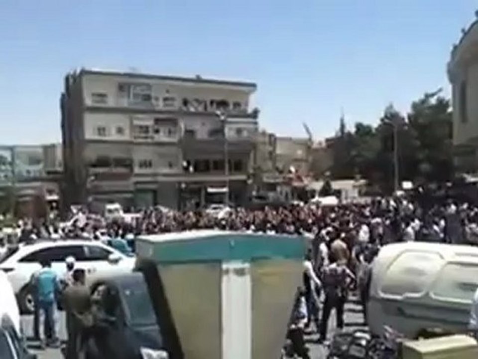 Syria افري برس  ريف دمشق النبك يوم الجمعة  مظاهرة خرجت من جامع الغفرري  20 7 2012 Damascus