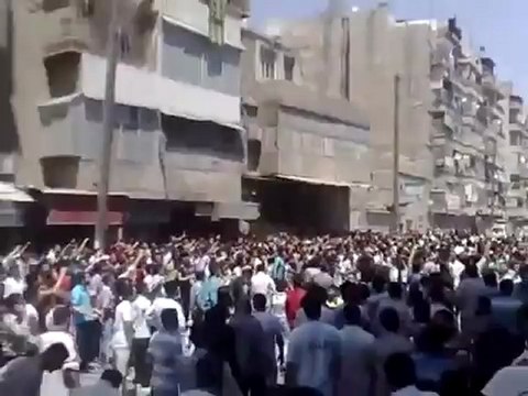 Syria فري برس حلب مظاهرة بحماية الجيش الحر طريق الباب 20 07 2012 Aleppo
