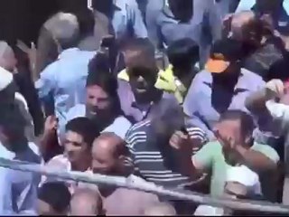 Syria  فري برس دمشق حشود عظيمة في حي قبرعاتكة احتفالا بقدوم رمضان بعد زف العرسان إلى مثواهم الأخير 20 7 2012 Damascus