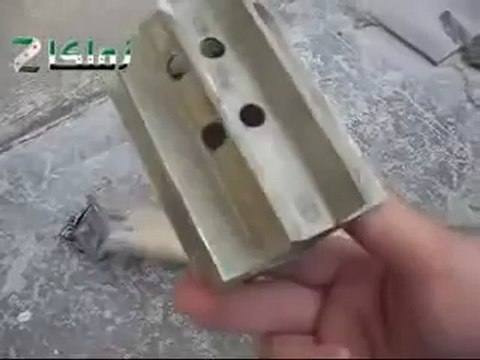 فري برس ريف دمشق زملكا أحد الصواريخ التي اطلقتها طائرات الاحتلال الأسدي 19 7 2012 Damascus