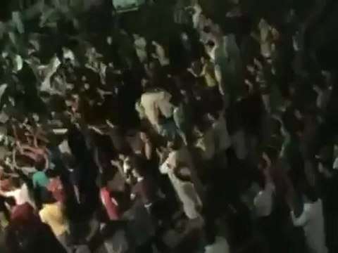 Syria فري برس حماه المحتلة مسائيه رااائعه من ابطال حي التعاونيه 19 7 2012 ج2 Hama