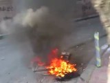 Syria فري برس ريف دمشق حرق صورة  الاهبل بشار الاسد مع تكسير الزجاج التل  18 7 2012 Damascus