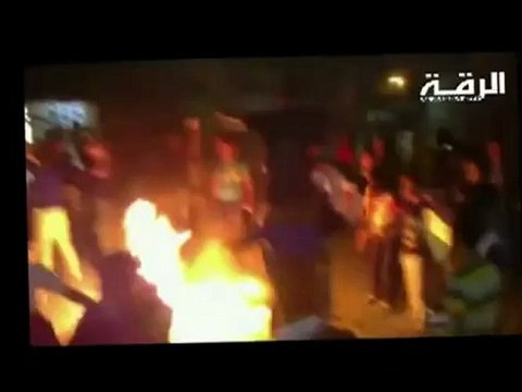 Syria فري برس الرقة مسائية الحديقة المرورية بمشاركة الحرائر 18 7 2012 ج3 ALrakka