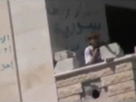 Syria فري برس حماه المحتلة الشرقيه قناصة العصابه الاسديه على الابراج 17 7 2012 Hama