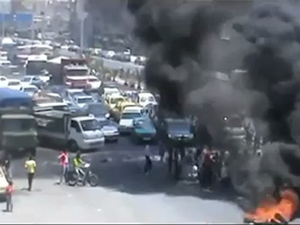 Syria فري برس دمشق  نهر عيشة  قطع الطريق الدولي دمشق   درعا   الاردن 16 7 2012 ج1 Damascus