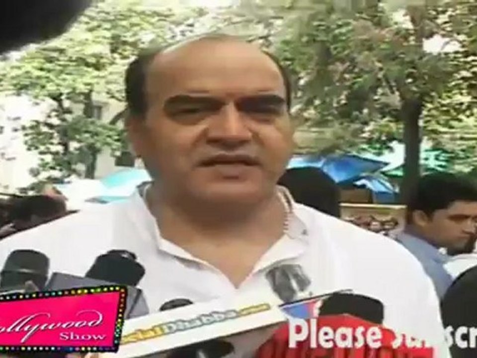 Surendra Pal at Dara Singh Funral