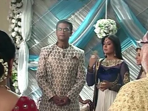 Udayveer makes Manyata JEALOUS in Dekha Ek Khwaab 12th July 2012