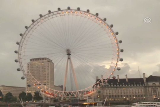 ''London Eye''a bak