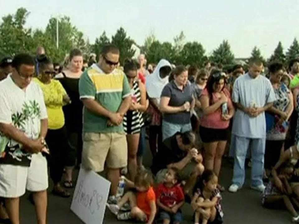 Candlelight vigil for Denver victims