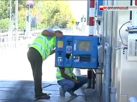 TG 16.07.12 Scontro a fuoco fra polizia e ladri al casello Bari-Nord