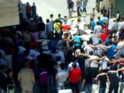 Syria فري برس حماه المحتلة حي العليليات مظاهرة اول يوم من ايام رمضان ح ن 20 7 2012 Hama