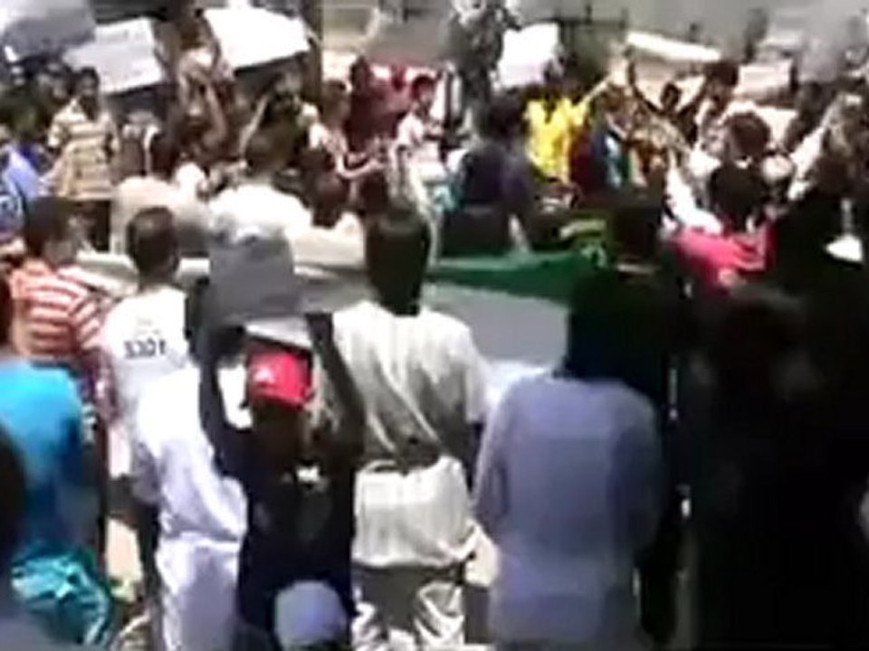 Syria فري برس حماة المحتلة حي الحميدية  جمعة معركة تحرير دمشق 20 7 2012 Hama