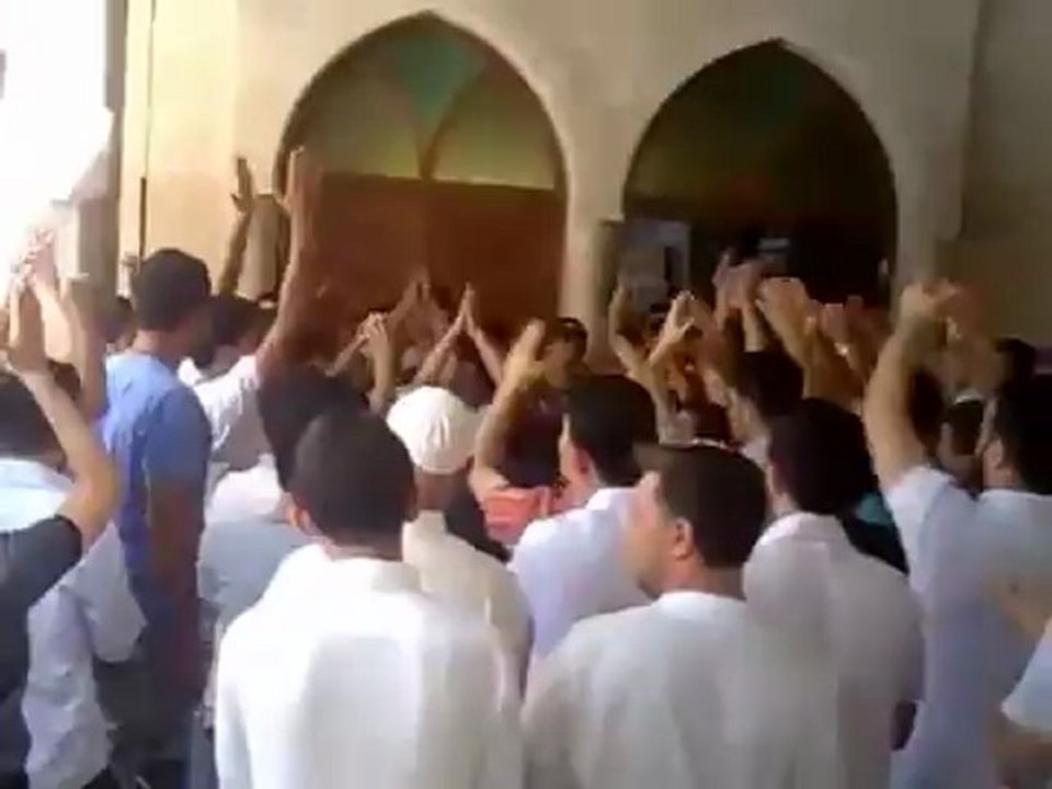 Syria فري برس حماة المحتلة حي الكرامة  مسائية أول أيام رمضان   20 7 2012 ج2 Hama