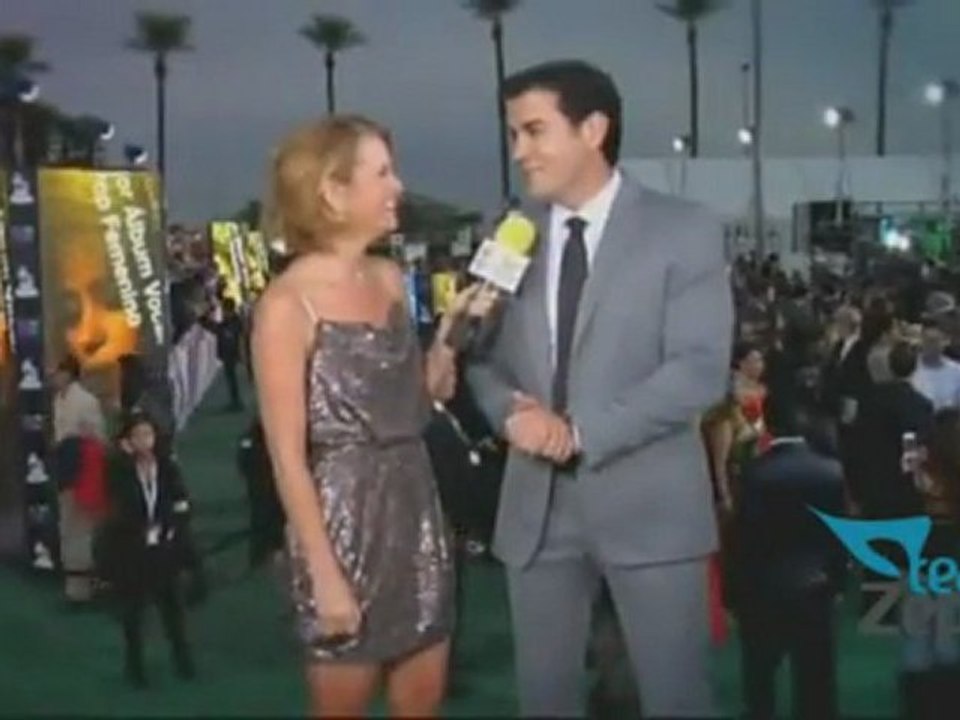 David Zepeda @davidzepeda1 en la Alfombra Verde de los  Latin Grammy