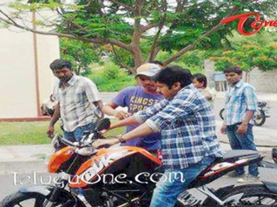 Pawan Kalyan's Cameraman Ganga Tho Rambabu Movie Making Stills