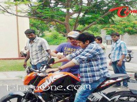 Pawan Kalyan's Cameraman Ganga Tho Rambabu Movie Making Stills