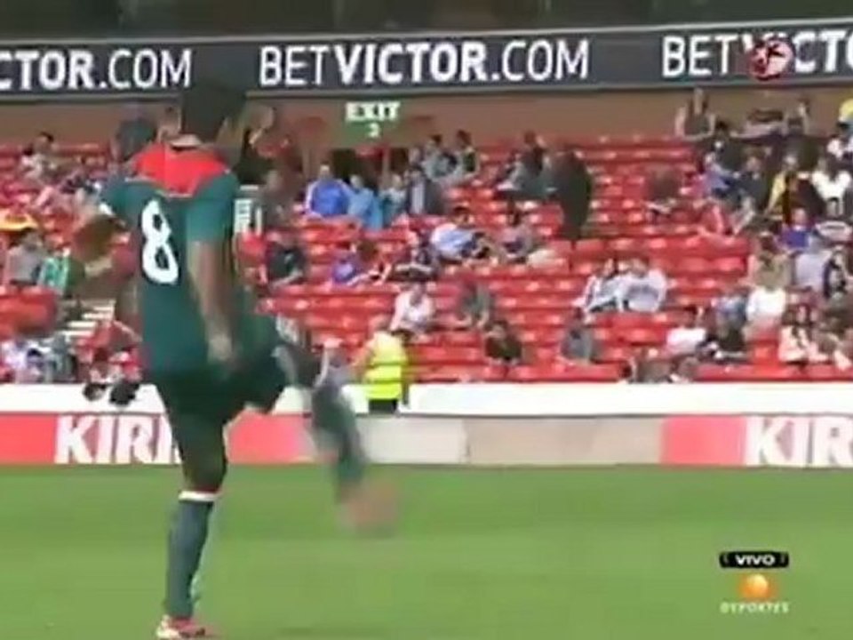 Il jongle avec son chewing gum