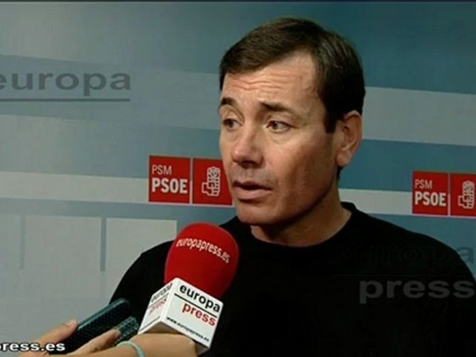 Gómez: "El PP recorta en derechos y libertades"