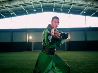 Thomas Vermaelen en mode moine Shaolin