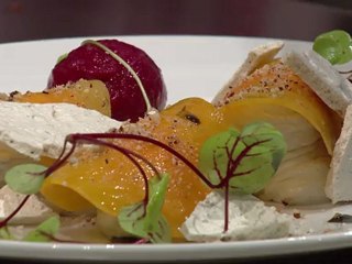 Cuisinez au Naturel - Butternut, crémeux de mousserons, betteraves et oseille selon une recette de Guillaume Salvan