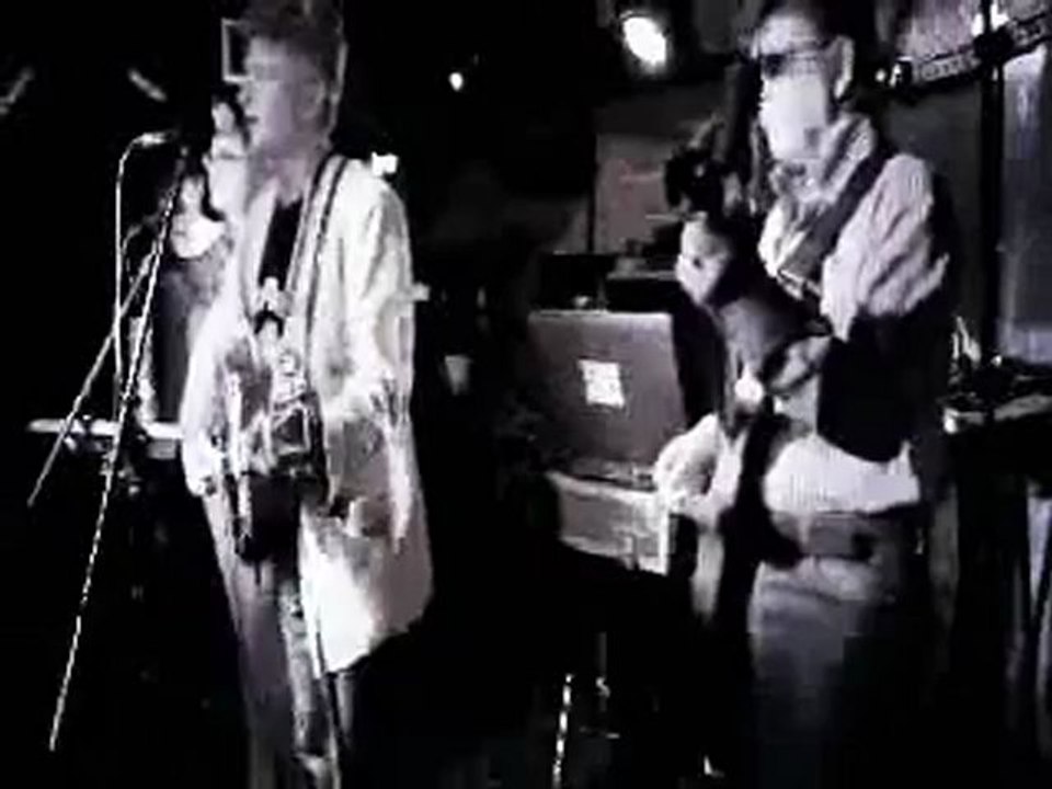 X RAY POP KLUB PARIS JUIN 2012 joue LOUCHE