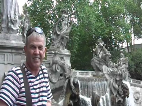 Cumhur öğretmen İTALYAda BİR SEVGİ ARIYORUM Clibini Kendisi Çekti