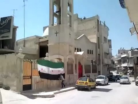 Syria فري برس حماه المحتلة اعلام الاستقلال تزين كنائس مدينة حمـــــــاه 22 7 2012 Hama