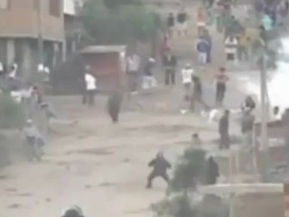 Enfrentamientos entre la policía y 2.500 okupas en Perú