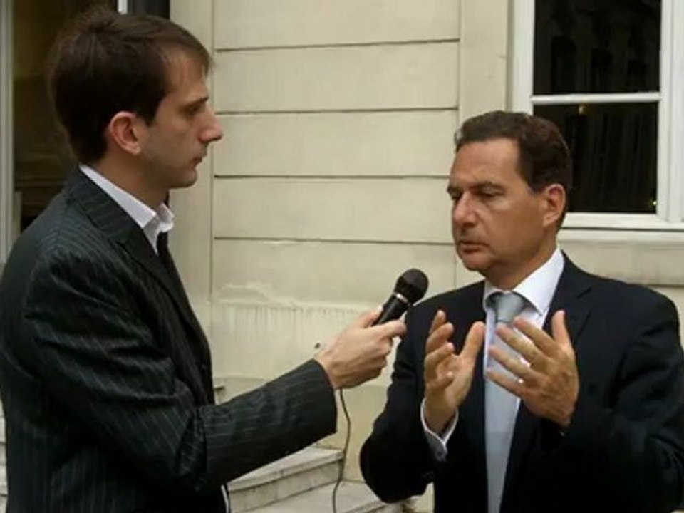 Eric Besson  interviewé par Brice Alzon pour Parole d'entrepreneurs