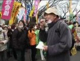 اليابانيون يحيون ذكرى مرور عام على زلزال تسونامي