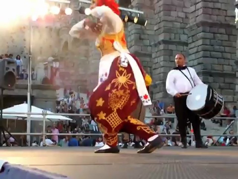 Roman, Davul Şov