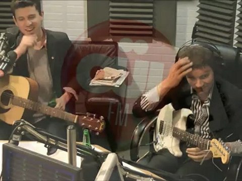 Crocodiles - New York Dolls Cover - Session Acoustique OÜI FM